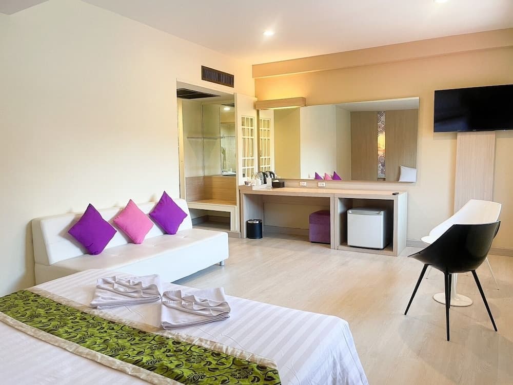 Bunjongburi Hotel