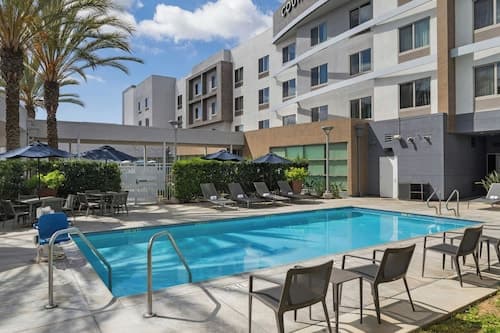Courtyard by Marriott Long Beach Airport