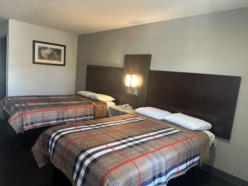 Deluxe INN Augusta