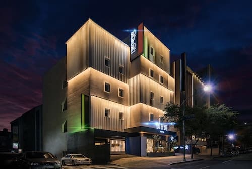 Blo By Blo Hotel