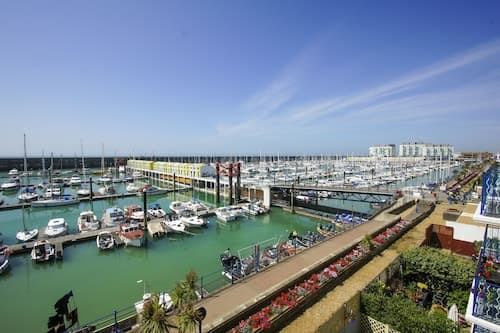Britannia Harbour View Parking by Brighton Holiday Lets