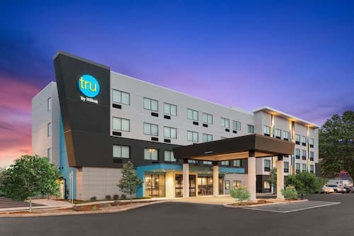 Tru by Hilton Portland Airport