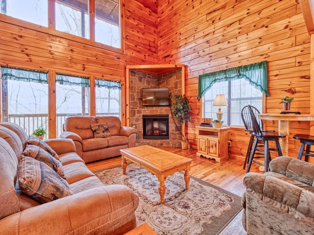 Hawks Point Lodge