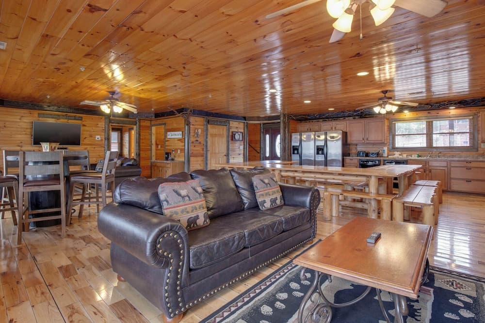 Pine Tree Lodge