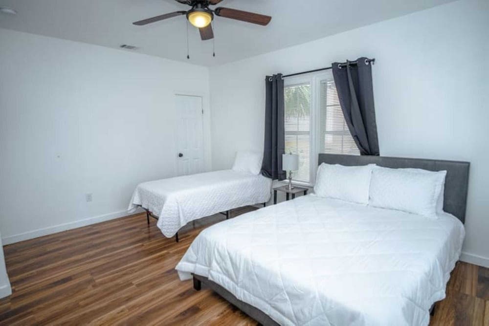 Cozy Remodeled 2br 1ba Near Downtown