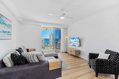 Towers of Chevron - Private Apartments