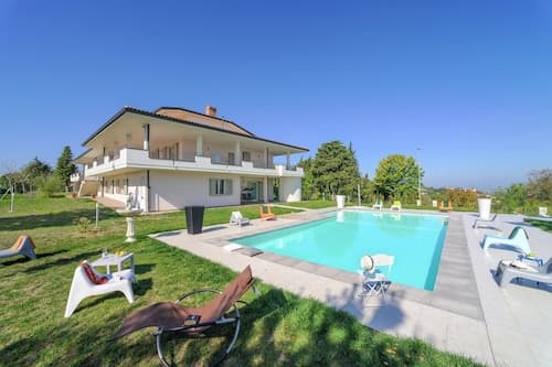 Grand Villa in Tavullia