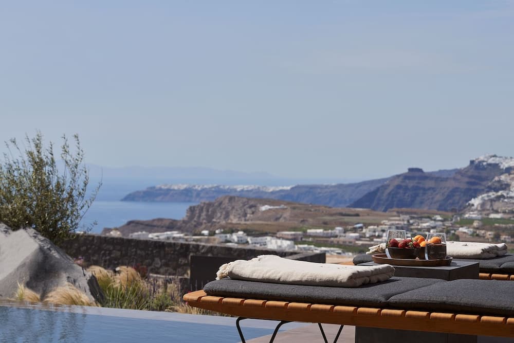 Apikia Santorini - Adults Only