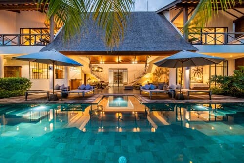 Splendid Private Villa, 4 BR, Canggu With Staff