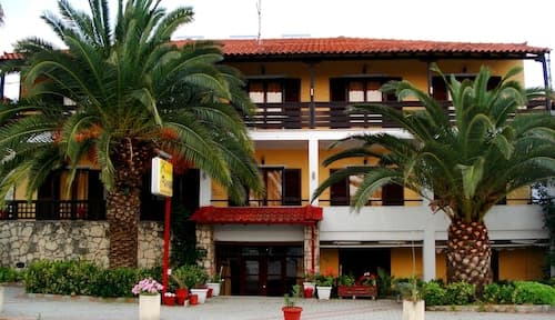 Finikas Apartments Polichrono