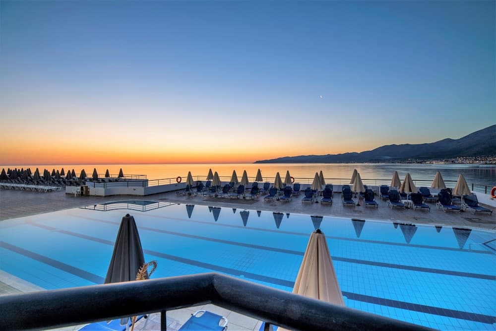 Horizon Beach Hotel