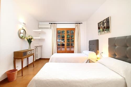 Villa - 4 Bedrooms with Pool and WiFi - 108763