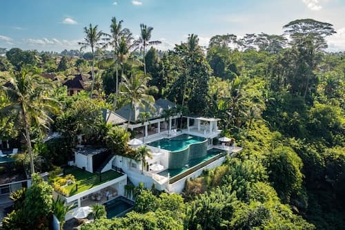 Magical Jungle Villa, 4 BR, Ubud With Staff
