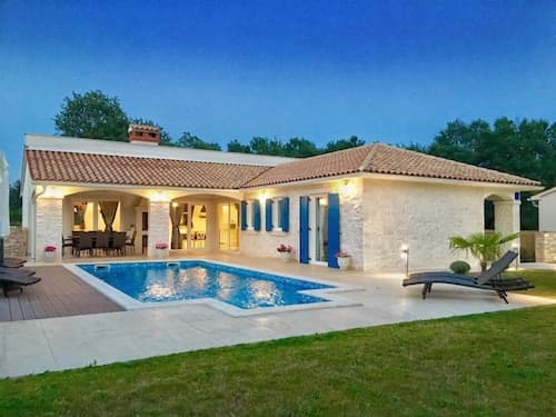 Comfortable Villa With Private Swimming Pool, Table Football, Near Labin