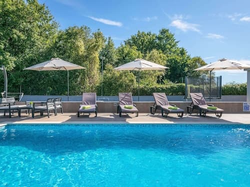 Detached Holiday Home With Swimming Pool, Near the Beach