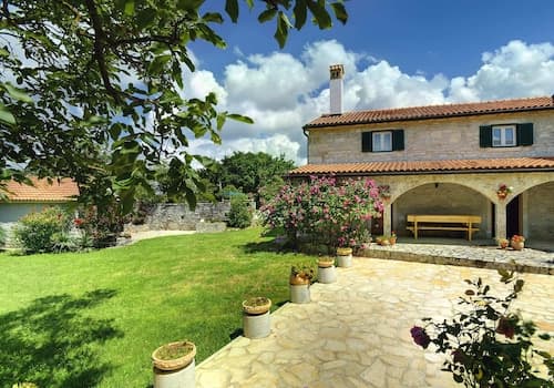 Holiday Home in Rojnici With Private Pool