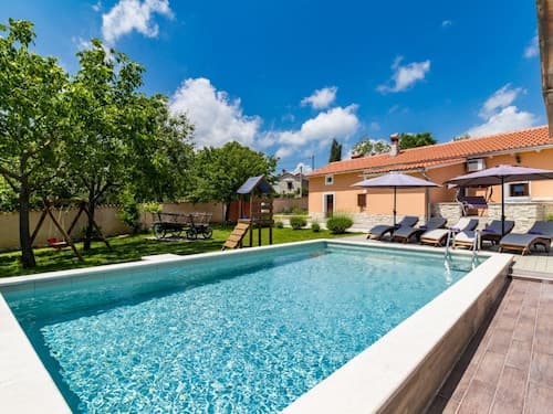 Charming Villa With Private Swimming Pool