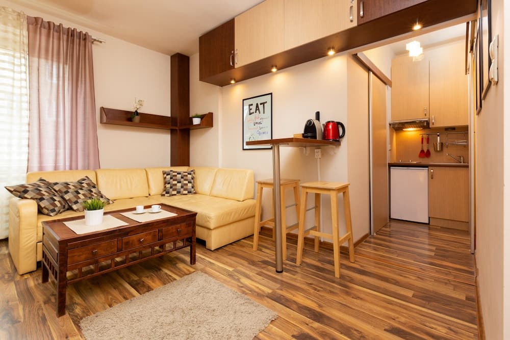 Apartments Warsaw Hoza by Renters