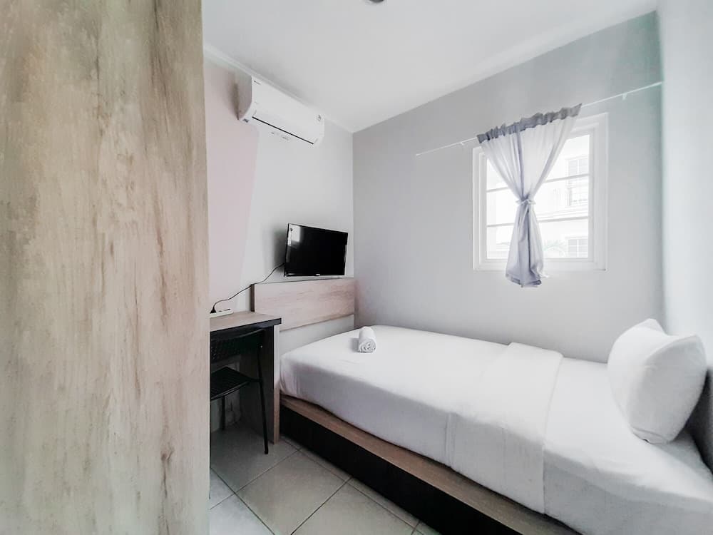 Homey Studio at Alesha Vanya Park BSD Guest House (Sharing Bathroom)