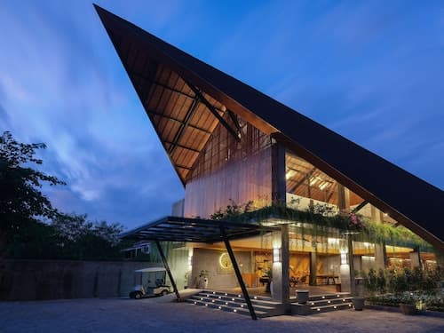 Kayumas Seminyak Resort