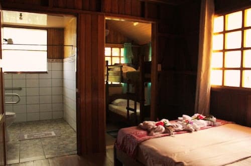 Las Ballenas Quadruple Room With Double and Bunk bed