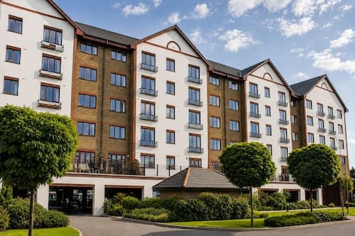 Roomspace Apartments - Regents Court