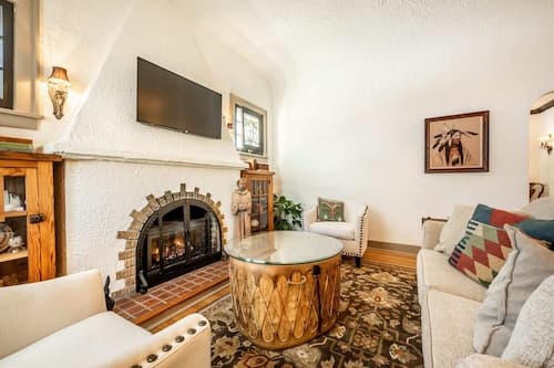 5BD Houseblocks From Broadmoor Fireplacecheyenne Canon & Gorgeous Views!