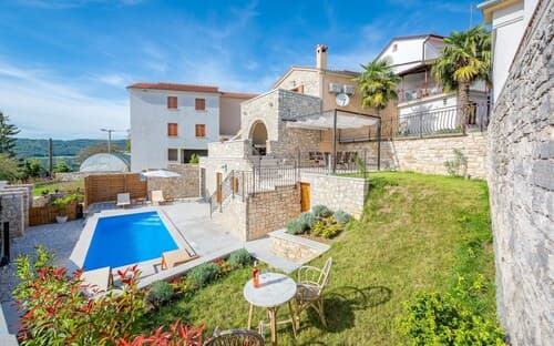 Holiday Home Pazin With Scenic Pool