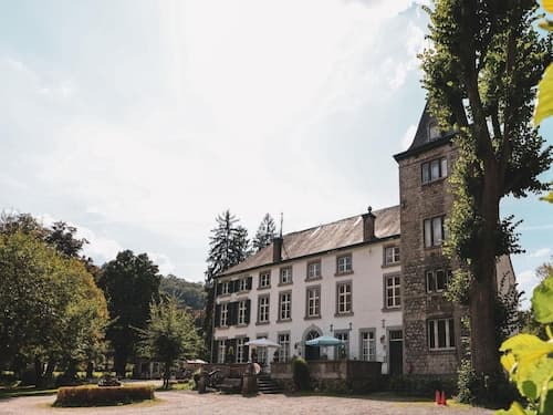 Spacious Apartment in a 16th-century Castle