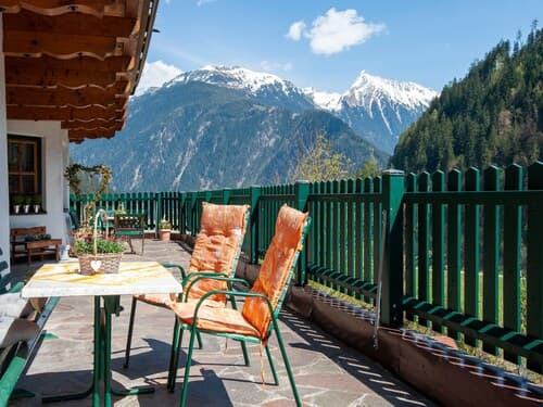 Apartment With Garden Near Hiking Trails