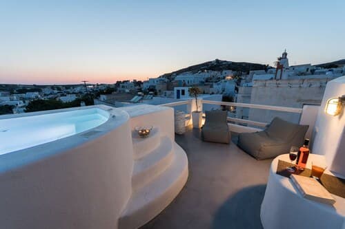 The Luna Suite with Hot Tub
