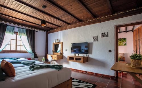 Room-bungalow Triple 6 - El Cortijo Chef
