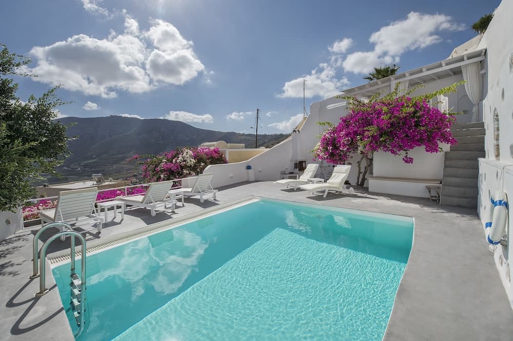White Cave Private Villa