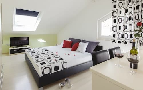 Room-delightfull Room for 2