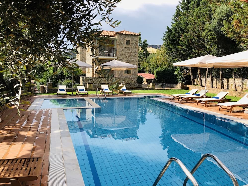 Lithos Stoupa Villas