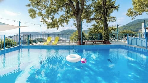 Tongyoung Blue House Spa Pension