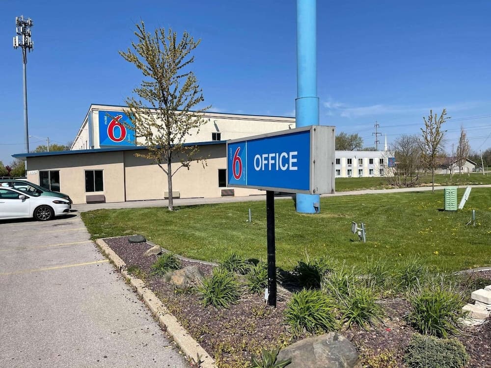 Studio 6 Peoria, IL