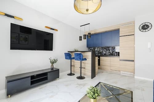 Lumina apartment on Drewnowska