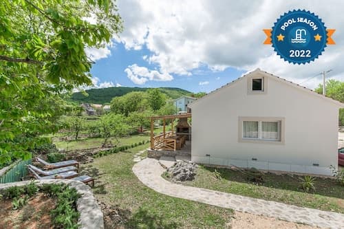 House Mali Dvori