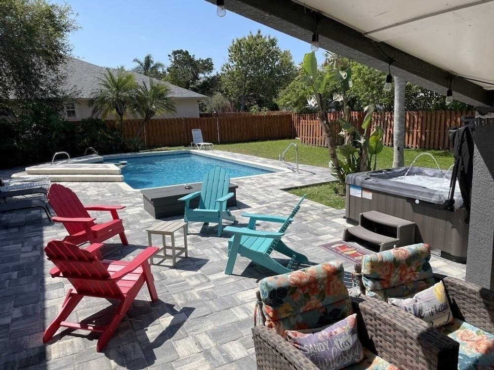Floridays Vacation Home with Pool near to beach by RedAwning