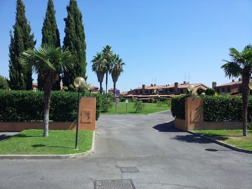 3 Bedrooms Villa Sleeps 6 With Garden