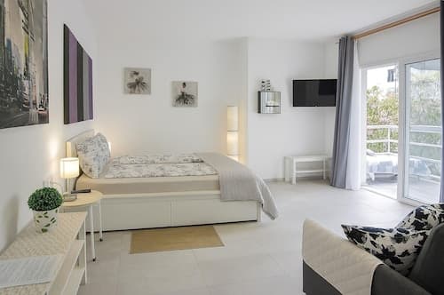 Fantastico 4 - With Large Private Terrace, Free Parking, air Conditioning, BBQ
