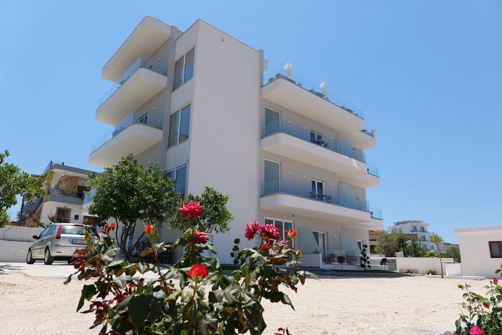Summer Point Hotel