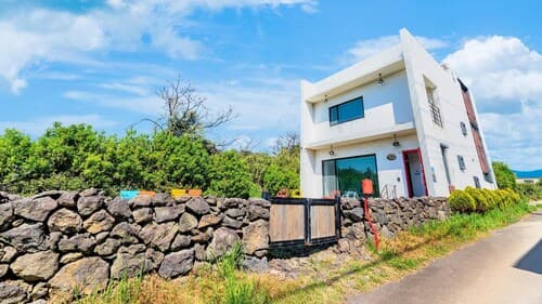 Jeju Damongchae Pension