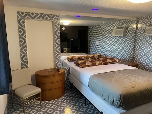 Carole Motel