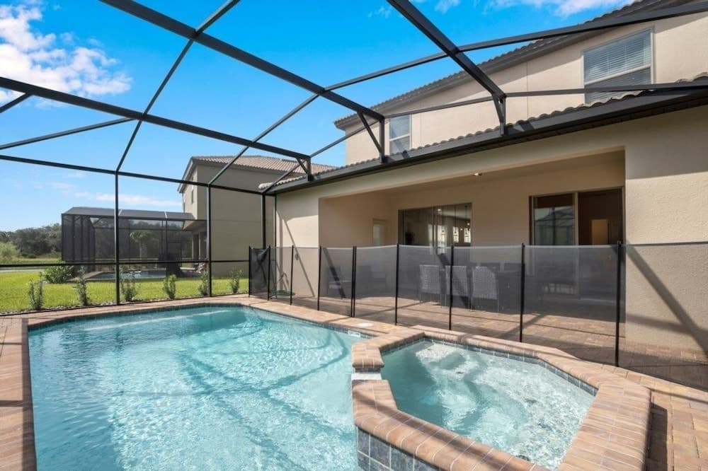 Best Resort Near Disney Private Pool & Spa Home! 5 Bedroom Villa by RedAwning