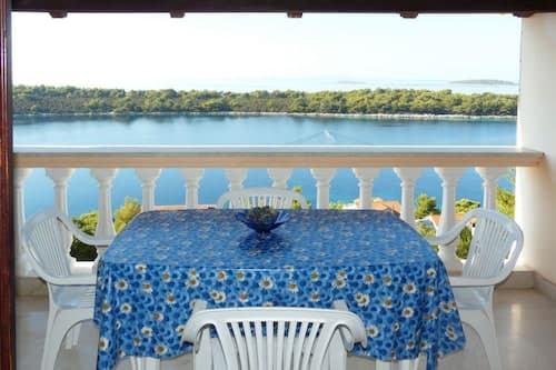 A2 - apt Near Beach With Terrace and the sea View