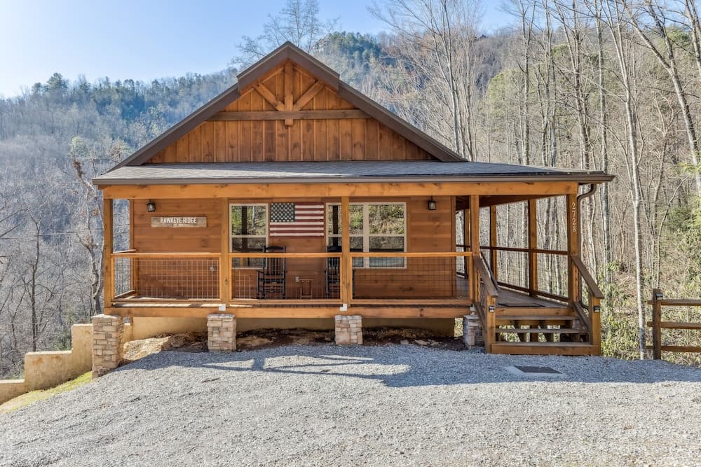 Hawkeye Ridge 3 Bedroom Cabin by RedAwning