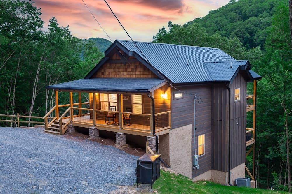 Brand New Freedom Cabin with Large Deck by RedAwning