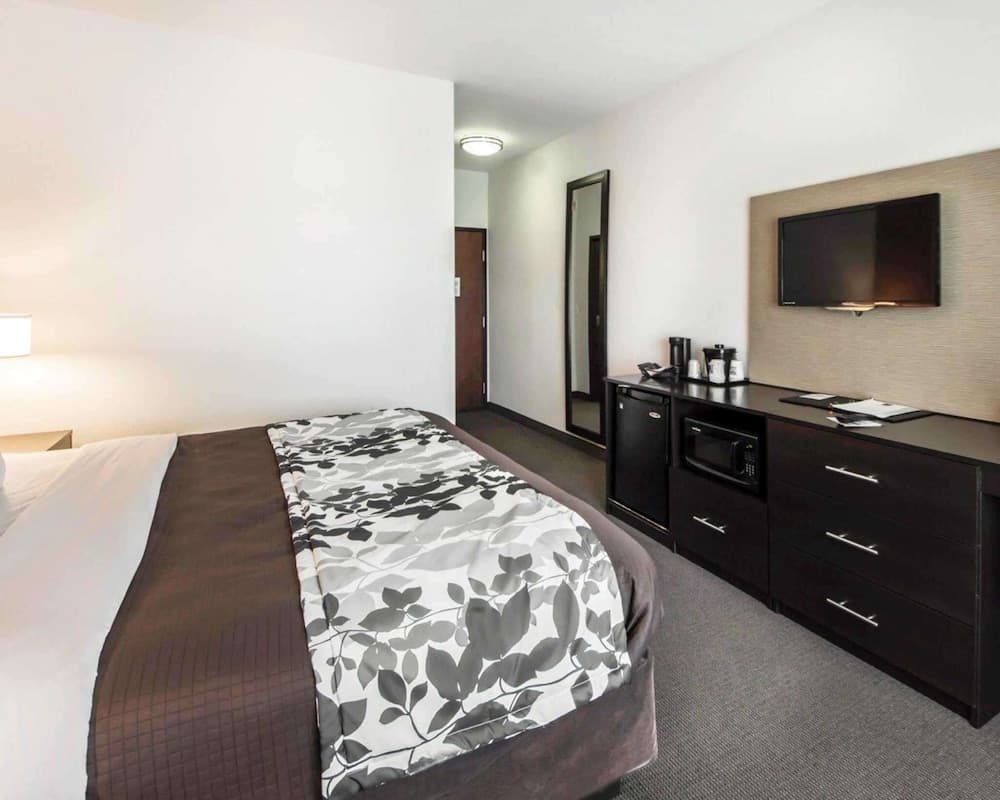 Sleep Inn & Suites